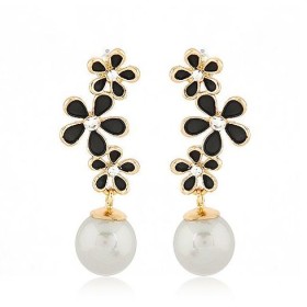 Clustered Flowers Pearl Drop Earrings